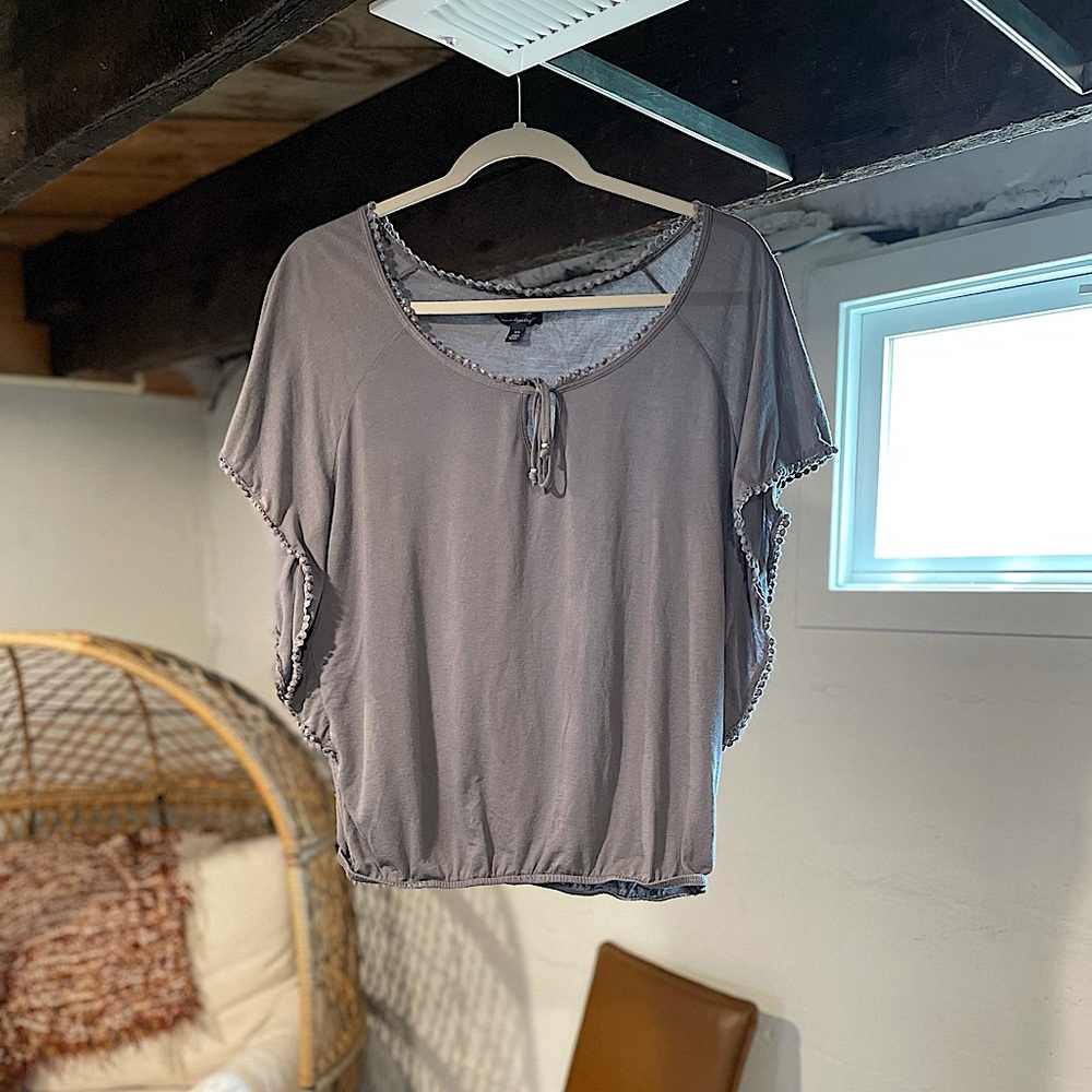 American Eagle Flowy short sleeve shirt